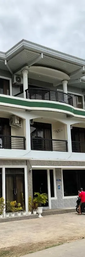 Adelaida Pensionne Hotel，位于班塔延岛的酒店