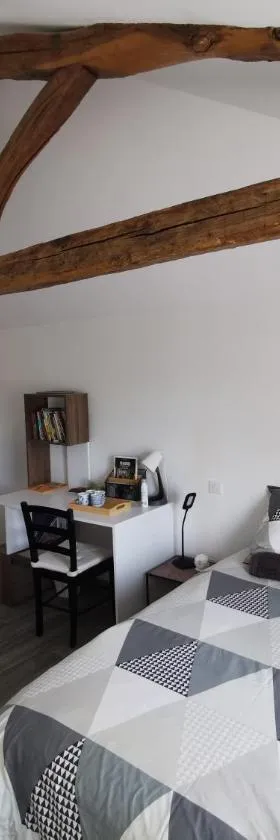 Chambre privative dans ferme rénovée à 7mn de Périgueux，位于Champcevinel的酒店