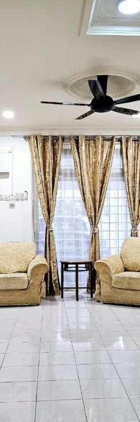 Sapphire Residence，位于Jenjarum的酒店