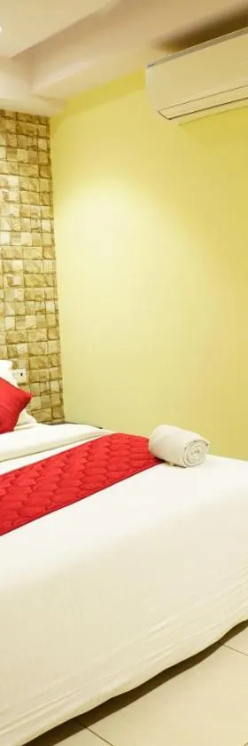 Sri Brundavan Grand Inn，位于Anakāpalle的酒店