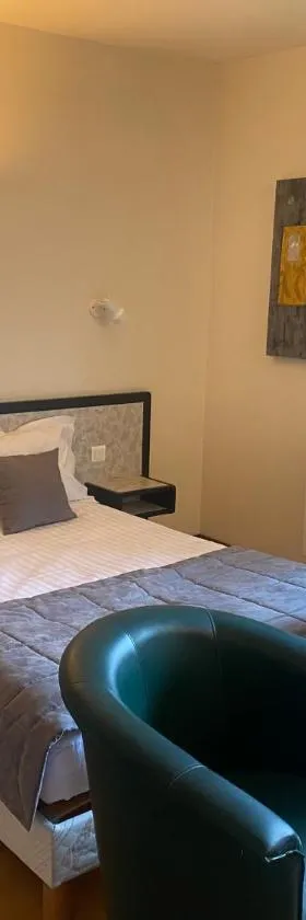 hotel du commerce，位于Joncy的酒店