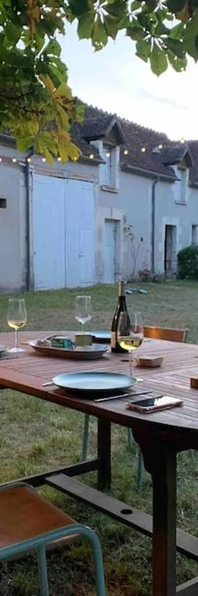 Maison de famille - grand jardin clos - 15mn du zoo de Beauval，位于谢尔河畔塞勒的酒店
