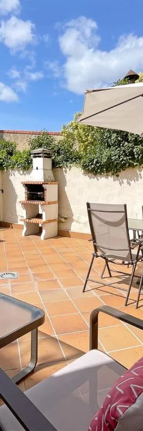 Apartamentos Puente La Reina，位于蓬特拉雷纳的酒店