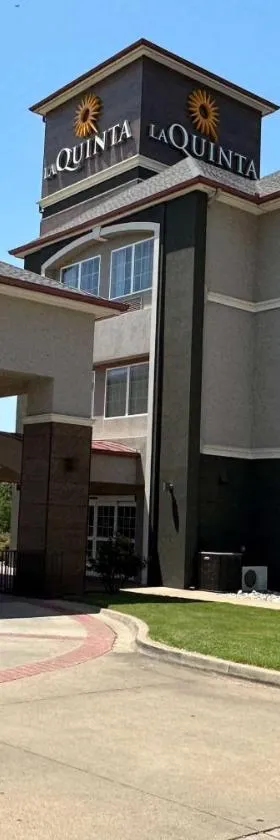 萨尔弗斯普林斯拉昆塔套房酒店，位于热萨尔弗斯普林斯的酒店