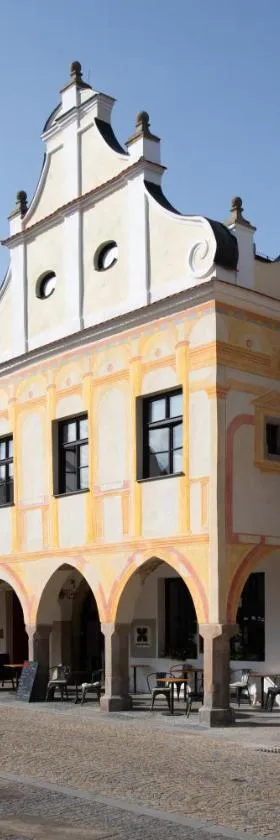 Hotel Pivoňka，位于斯拉沃尼采的酒店
