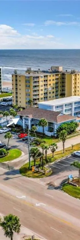 Coastal Life 206 - A 2Nd Floor Studio With 2 Single Beds，位于新士麦那海滩的酒店