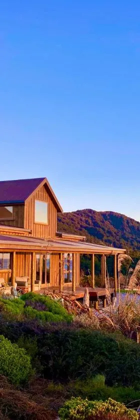 Wild Weka Eco Stay - Off-Grid 4WD RECOMMENDED，位于Waimarie的酒店