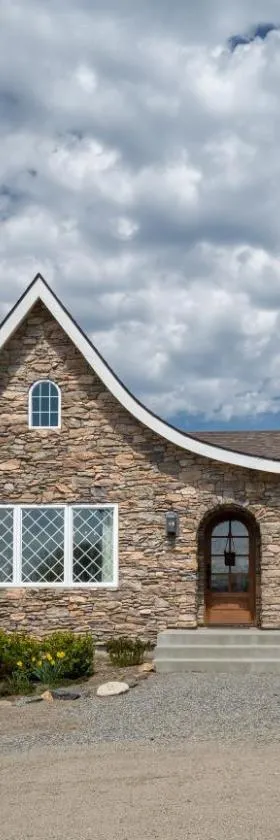 Country Cottage Basement Apartment，位于海登的酒店