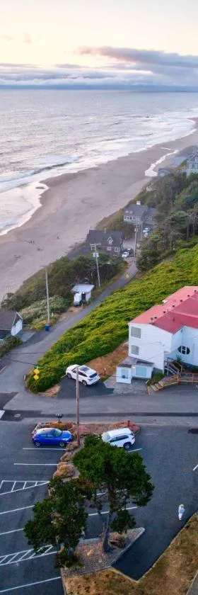Ester Lee Oceanview Inn，位于林肯市的酒店