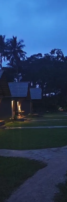Bendheka - Cliff Front Cottages Coorg，位于Gonikoppal的酒店