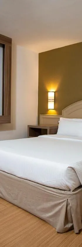 Master Porto Alegre Hotel - Av Carlos Gomes, Próximo ao Consulado Americano，位于阿雷格里港的酒店