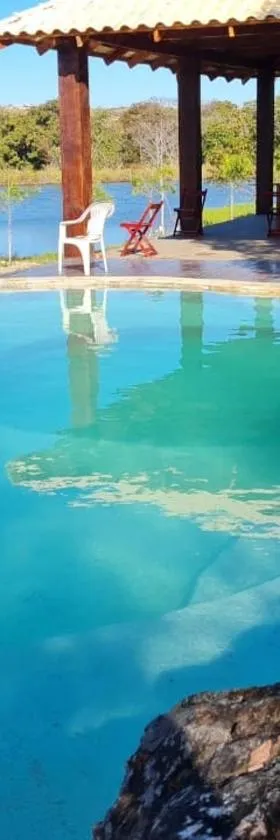 Chalé defronte Lagoa na Serra do Cipó próximo a Cachoeira Grande, Cachoeira do Pedrão e Cachoeira Véu da Noiva，位于雅博蒂卡图巴斯的酒店