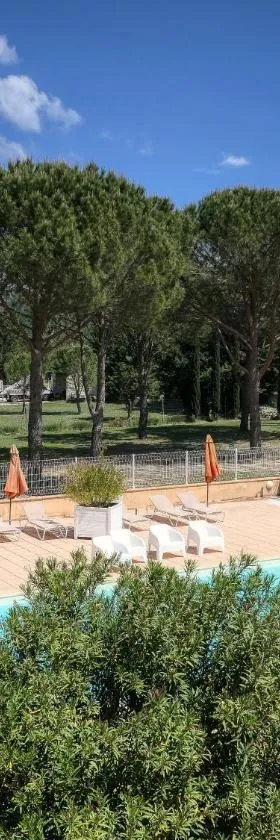 Logis Hôtel Le Manoir & Lounge，位于阿普特的酒店
