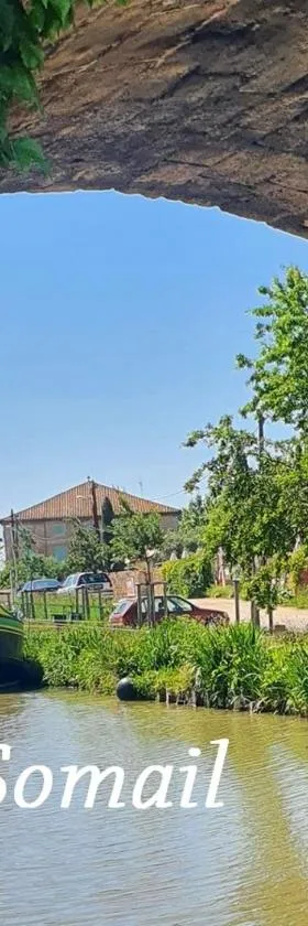 Bateau Mariance，位于Ginestas的酒店