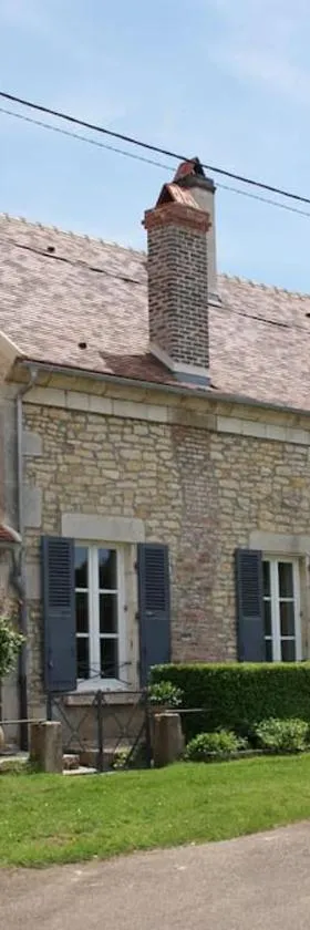 Le Prieuré: maison de charme proche de Vézelay****，位于Asnières-sous-Bois的酒店