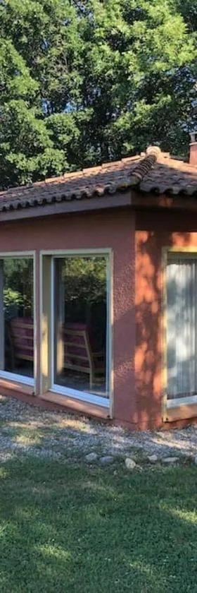 Charming house in Espinet domain，位于屈伊朗的酒店