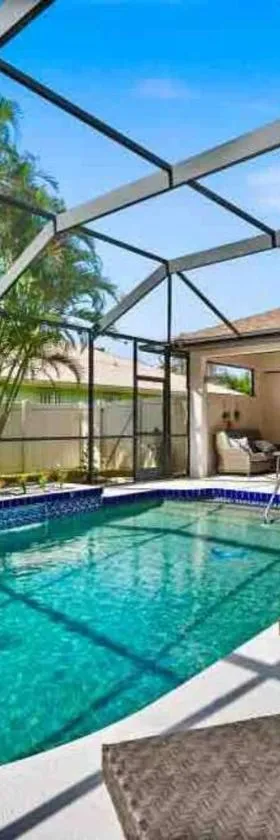 Cozy 3BR Gulf Coast house with heated pool，位于恩格尔伍德的酒店