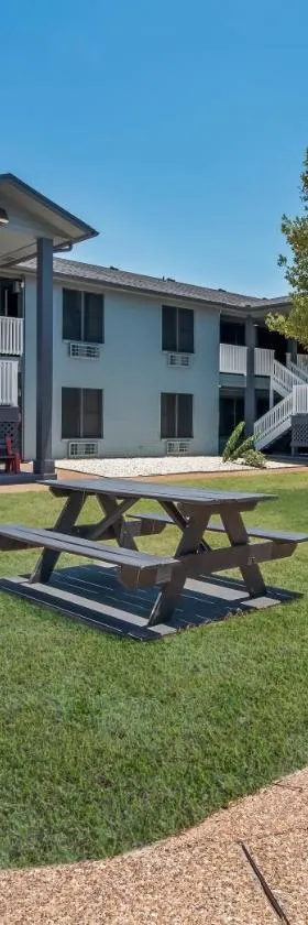 Econo Lodge Inn & Suites Fulton - Rockport，位于罗克波特的酒店