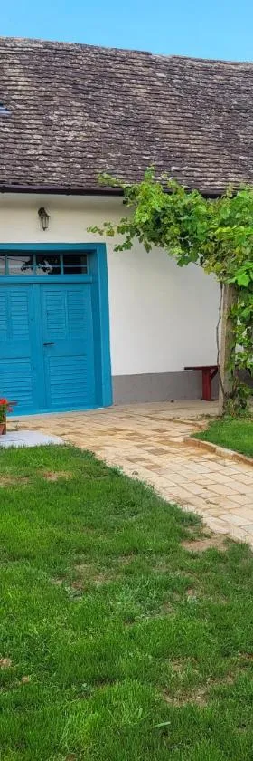 Dézsavár Vendégház，位于Majs的酒店