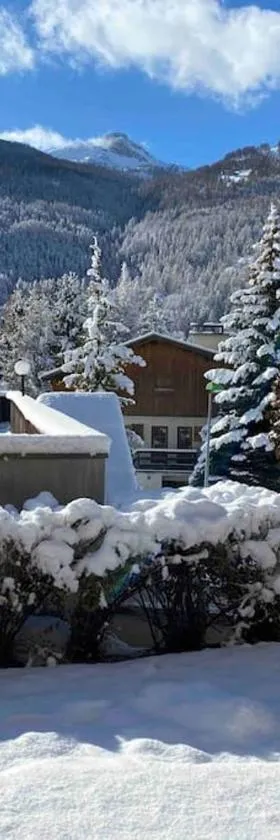 Appartement 4 pers grande terrasse vue pistes ski，位于圣沙夫雷的酒店
