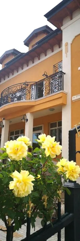 Villa Paris，位于希萨里亚的酒店