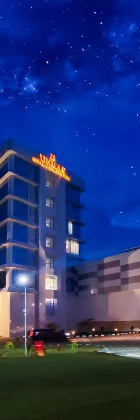 UNHAS HOTEL & CONVENTION，位于Pacinongong的酒店