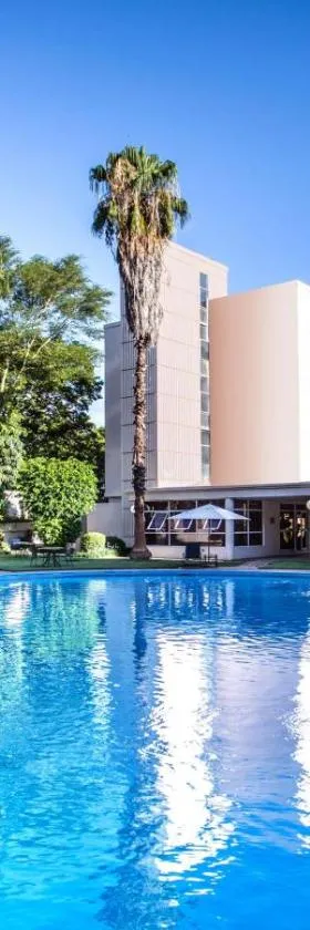 Southern Sun Ridgeway Lusaka，位于卢萨卡的酒店