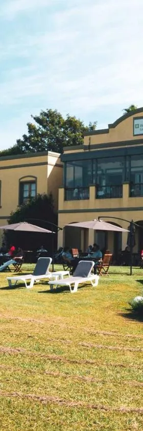 Wyndham Garden Luján，位于卢汉的酒店