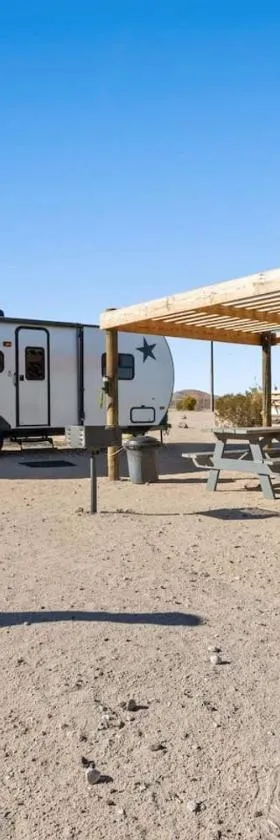 JT Village Campground - Star Stream，位于约书亚树的酒店