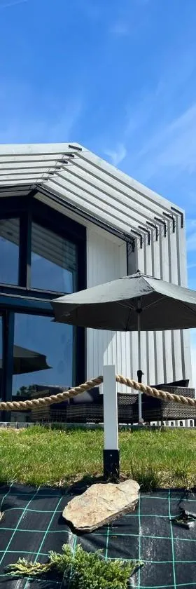 Casa Kashubia - Nowoczesny dom wakacyjny nad jeziorem - Cisza natura i komfort，位于Brzeźno Szlacheckie的酒店