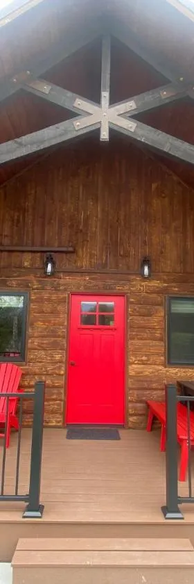 SkyWater Cabins，位于Hamilton的酒店