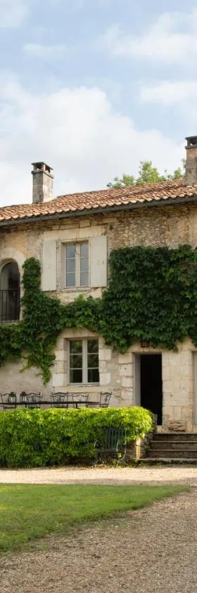 LA CROIX DES GRANGES，位于Chapdeuil的酒店