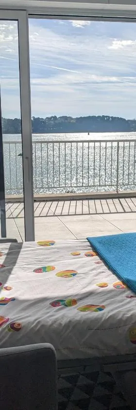 L'Appartement Pentrez à Keraudren Vue mer Locquirec，位于洛基雷克的酒店