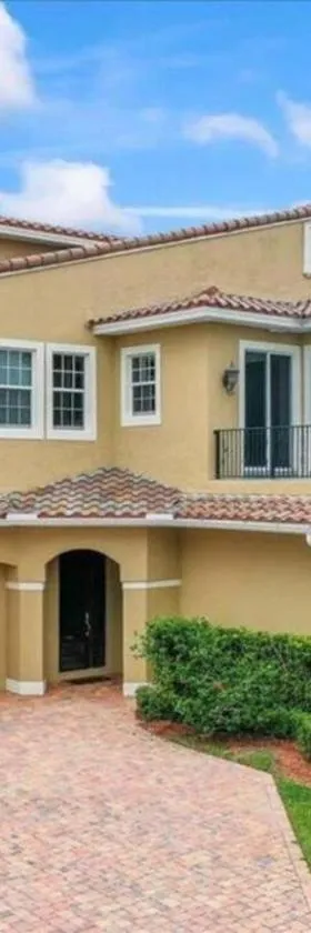 Luxury Villa near beach，位于Indian Harbour Beach的酒店