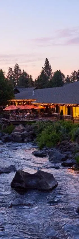Riverhouse Lodge，位于本德的酒店