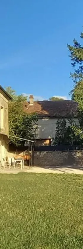 Suite privée indépendant dans ancien pigeonniet，位于Pouilly-sur-Vingeanne的酒店