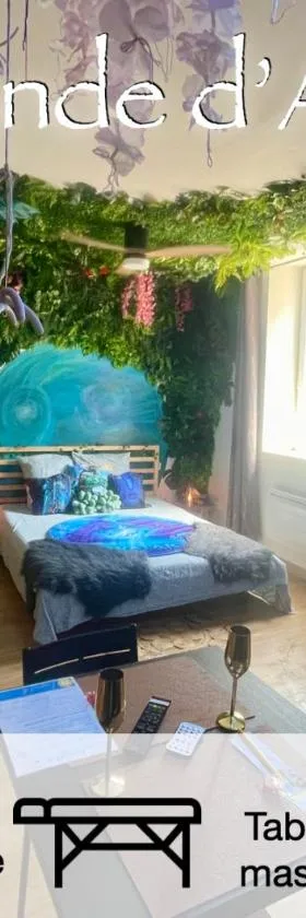 Le monde D avatar avec Balneo et table de massage，位于拉尔布雷勒的酒店