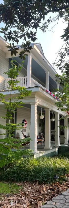 Magnolia House & Gardens B&B，位于Clover的酒店
