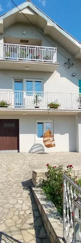 Domaćinsvo Stević - Sekurič，位于Belušić的酒店