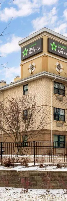 芝加哥绍姆堡I-90美国长住公寓，位于绍姆堡的酒店