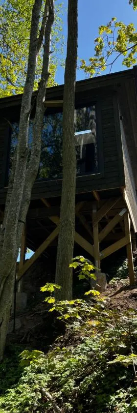 Vättervy Glamping- Ravinstuga，位于Habo的酒店