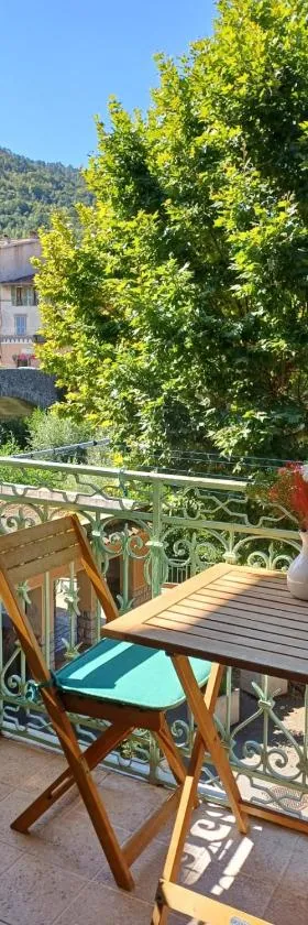 Riverside apartment，位于索斯佩勒的酒店