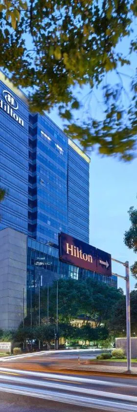上海虹桥祥源希尔顿酒店，位于上海的酒店
