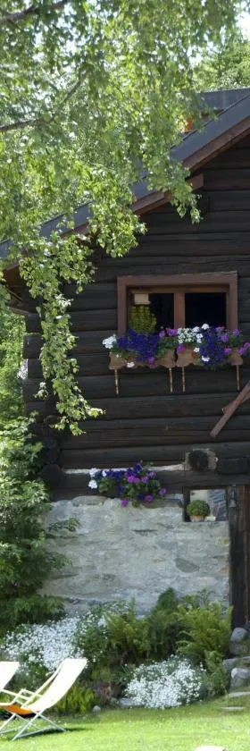 "CHALET dei FIORI" room & apartment，位于贝德雷托的酒店