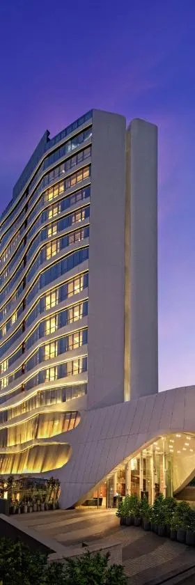 DoubleTree by Hilton Ahmedabad，位于艾哈迈达巴德的酒店