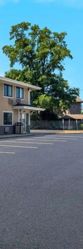 Suburban Studios Portage，位于波蒂奇的酒店