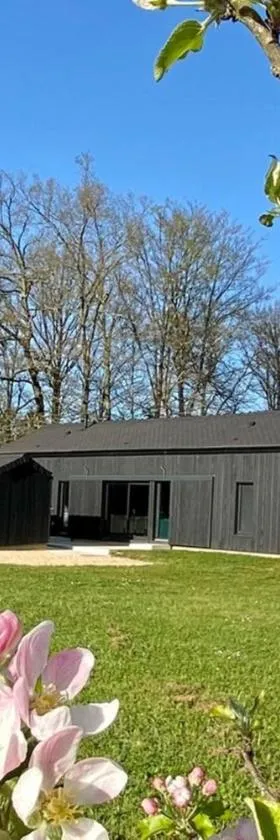 Le Cottage proche du Golf，位于Panazol的酒店