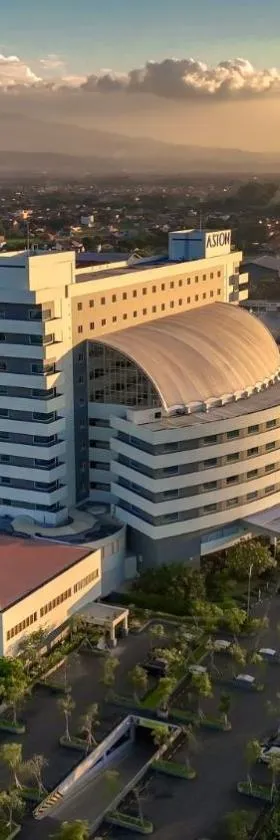 Aston Cirebon Hotel and Convention Center，位于井里汶的酒店