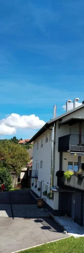 Guesthouse Frlan，位于Ozalj的酒店