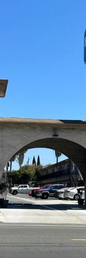 圣地亚哥南纳欣诺市罗德威旅馆，位于纳欣诺市的酒店